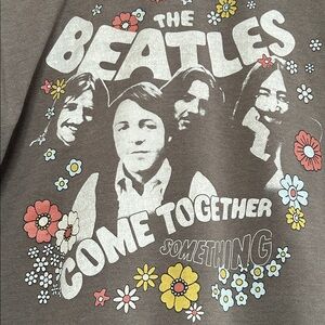 The Beatles Gray Men’s Zip-Up Hoodie. Size XL
John, Paul, Ringo & George. Unisex